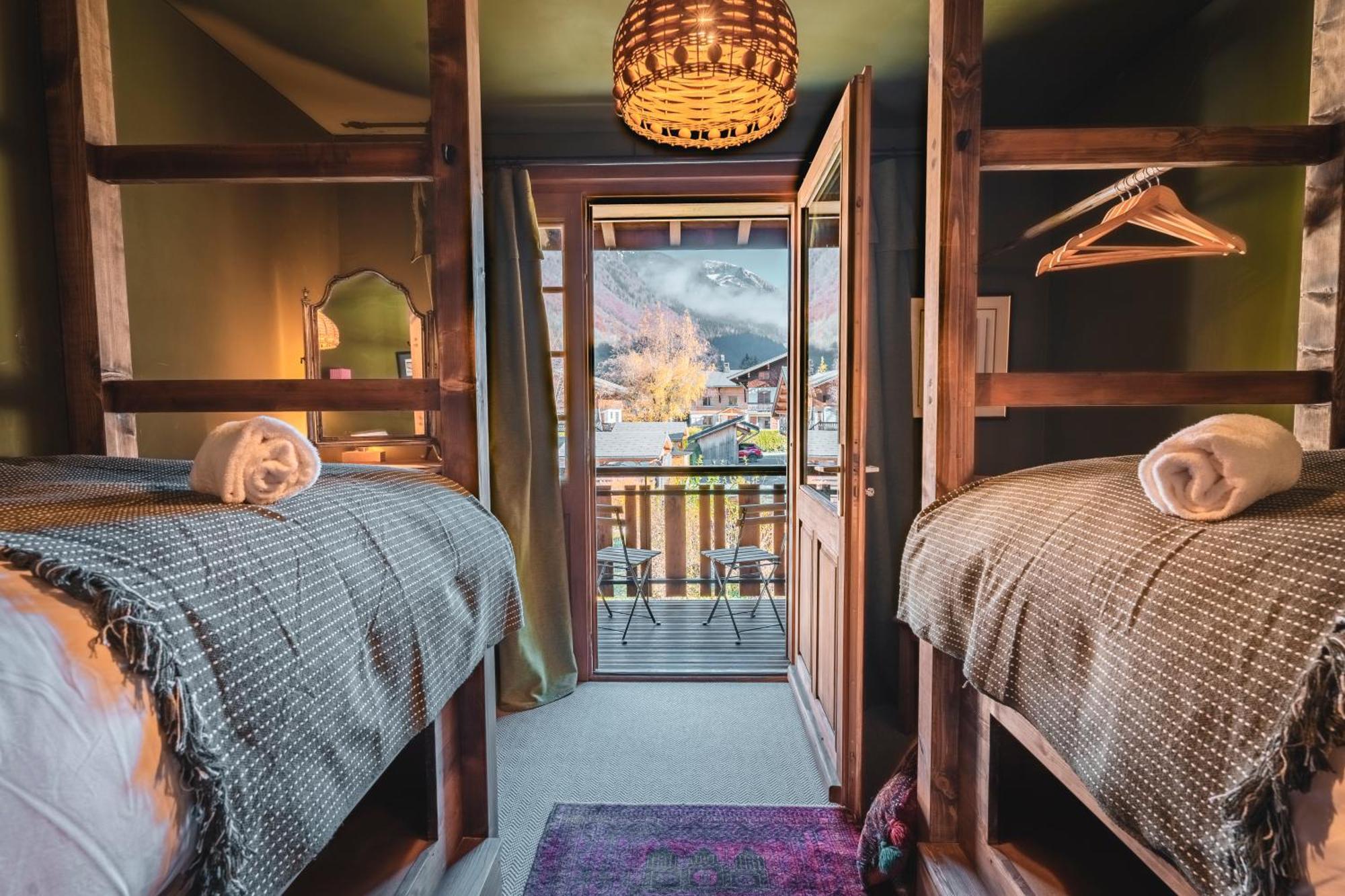 The Fat Fox Lodge, Morzine Монтрион Екстериор снимка