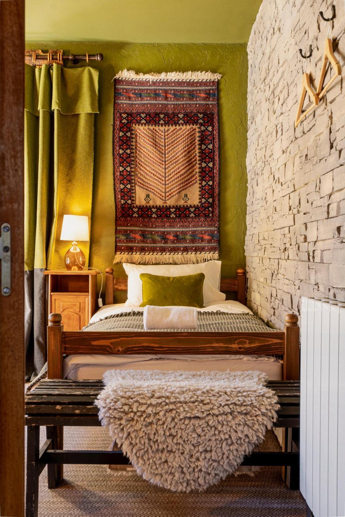 The Fat Fox Lodge, Morzine Монтрион Екстериор снимка